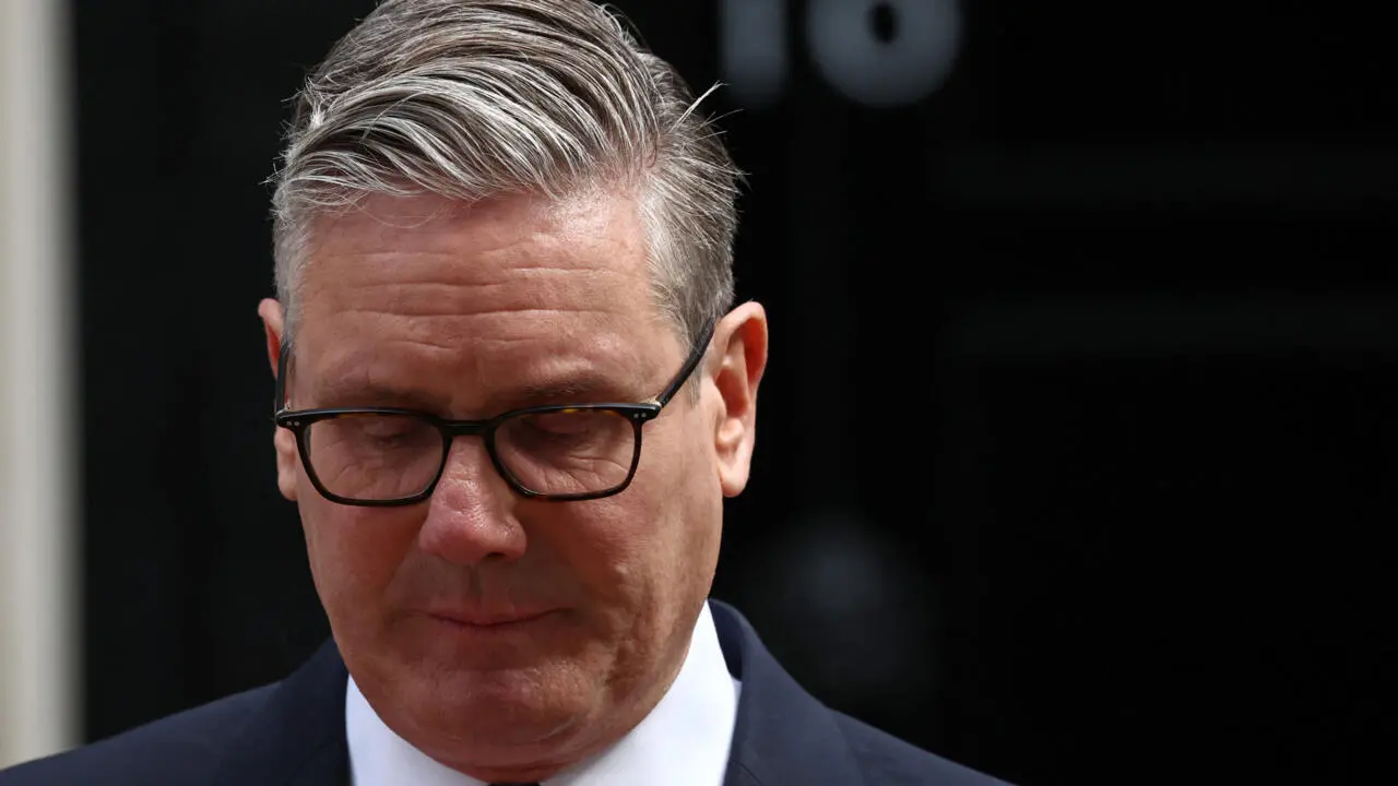 Démission de Keir Starmer : les cinq dossiers qui ont précipité sa chute