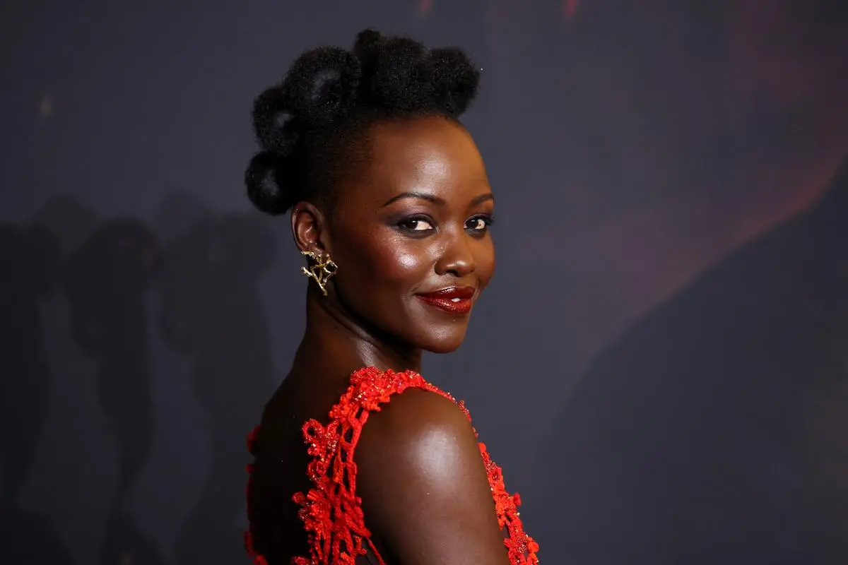 Qui est Lupita Nyong’o, l’actrice qui incarne Hélène dans « l’Odyssée » ciblée par la fachosphère ?