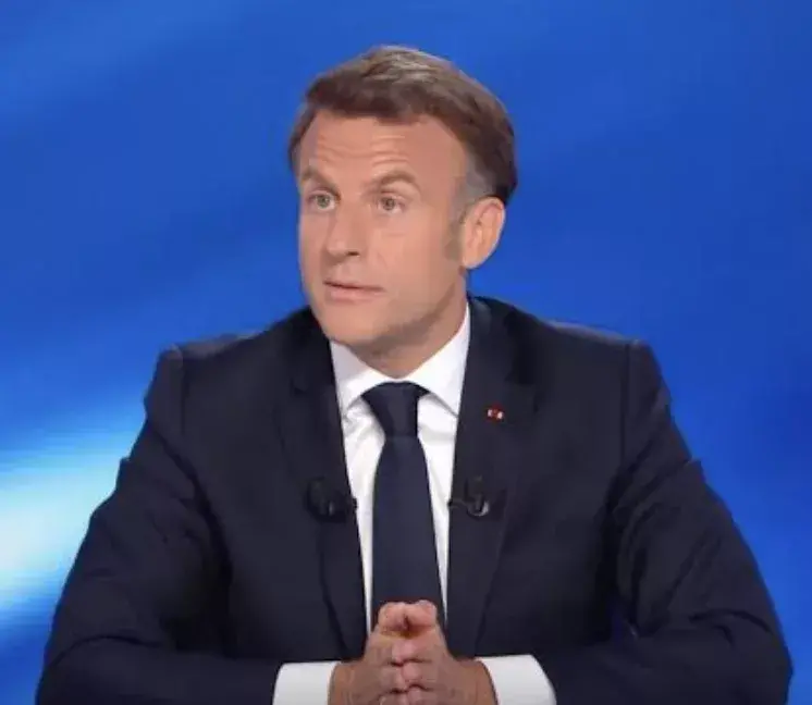Emmanuel Macron : son obsession pour les pastilles Fisherman’s Friend à l’Élysée