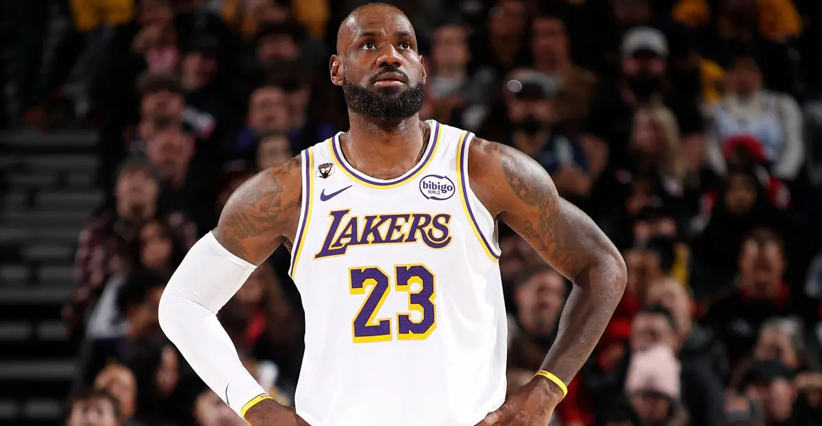 LeBron James plus proche d’un départ que d’une prolongation ?
